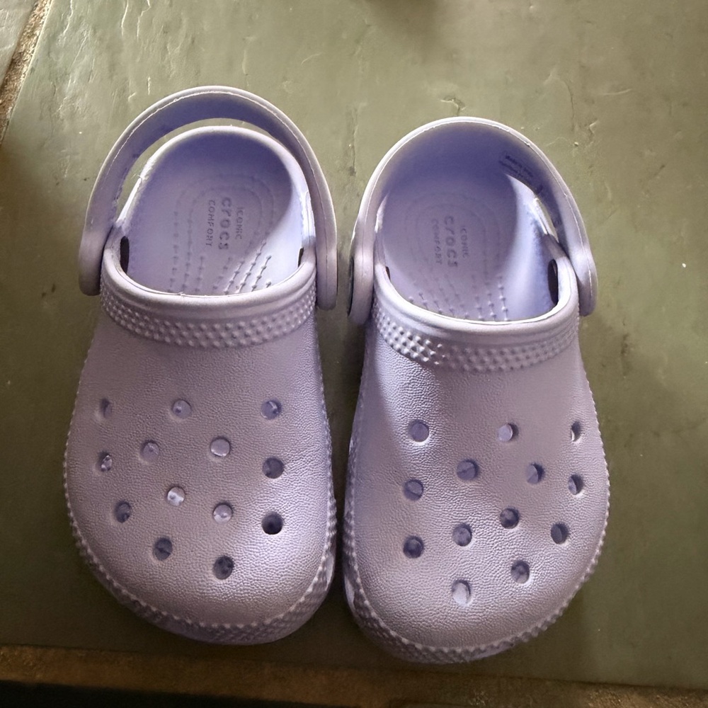 CROCS Kids Classic Clog in Light Purple